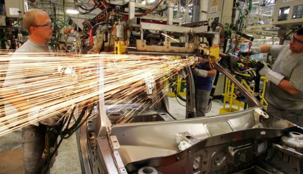 industrija proizovdnja autoindustraija pogon------2 st color ekonomija