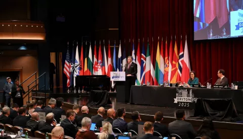 Dayton, 26.05.2025. - Zapadni Balkan je ključan za dugotrajan mir u Europi i snagu NATO saveza, rekao je hrvatski premijer Andrej Plenković u Daytonu u nedjelju, u povodu 30. obljetnice Daytonskog sporazuma, dodajući da Hrvatska podržava euroatlantske težnje Bosne i Hercegovine. foto HINA/ Vlada RH/ tm