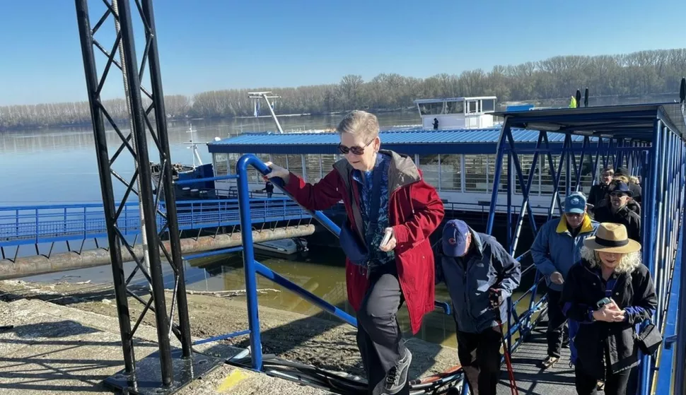 U Vukovar je pristao prvi ovogodišnji kruzer AmaVerde tvrtke Waterways s oko 140 putnika