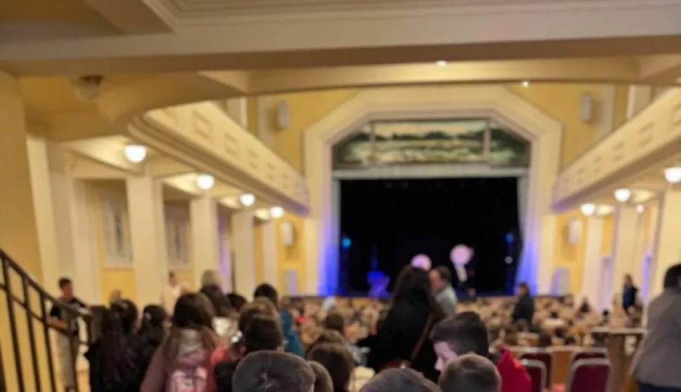 Djeca dolaze na predstavu u okviru Lutkarskog proljeća