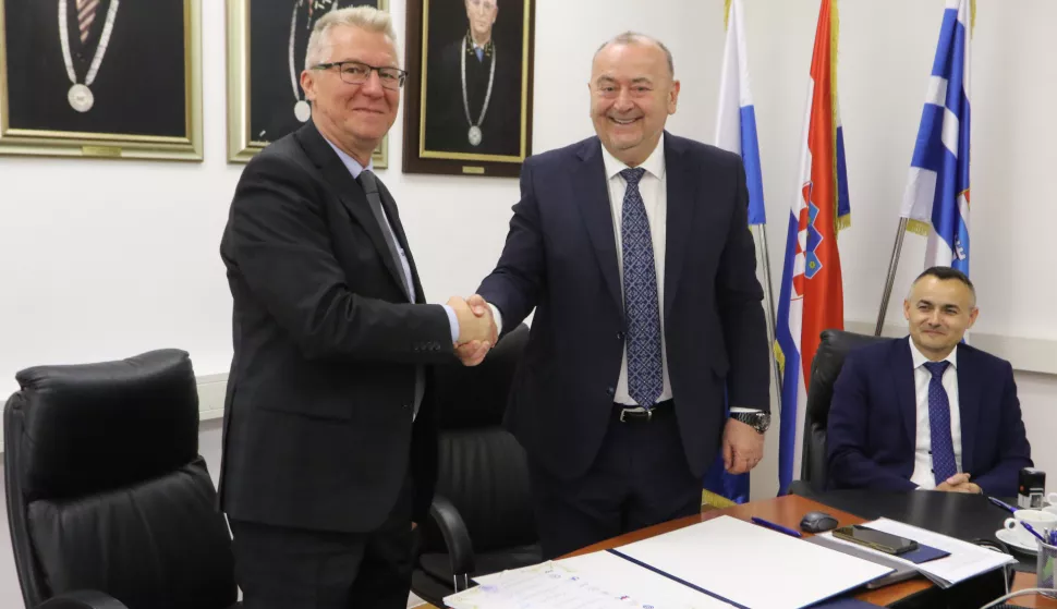 Osijek, 27. 05. 2025, Medicinski fakulte Osijek. Potpisivanje Deklaracije Dekanske konferencije farmaceutskih fakulteta.snimio GOJKO MITIĆ