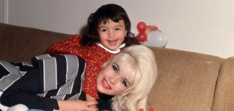 MOJA MAMA JAYNE: FILM MARISKE HARGITAY