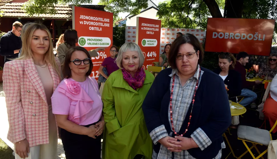 Zagreb, 28.05.2025 (novosti) - Studenac, predstavljanje istrazivanja o izazovima jednoroditeljskih obitelji, na slici Klara Zecevic-Bozic, Sonja Loncar, Elizabeta Gojan, Iva Jovovic.foto Davor Kovacevicnovosti