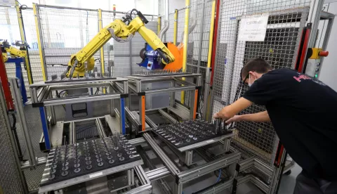 27.01.2022., Karlovac - Tvrtka HS Produkt u suradnji sa amrickim Sprinfieldom pocetkom 2022. godine plasirala je na americko trziste civilnu inacicu jurisne puske Hellion, radi se o poluatomatskoj verziji puske VHS-2, sa nekim preinakama, prilagodenoj zakonskim propisima da se prodaje na civilnom trzistu. Tijekom godine nova jurisna puska trebala bi biti dostupna i na Europskom te Hrvatskom trzistu pod nazivom VHS- 2S. Preporucena cijena za americko trziste je oko dvije tisuce dolara. Photo: Kristina Stedul Fabac/PIXSELL