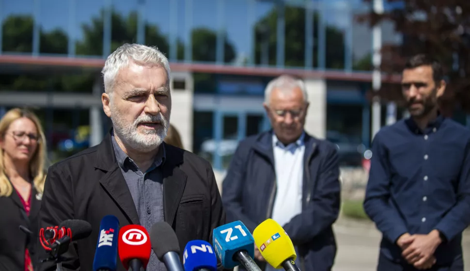 Zagreb, 19.05.2025 - Konferencija za medije Nezavisnog sindikata znanosti i visokog obrazovanja o odnosu resornog ministarstva i ministra obrazovanja i znanosti Radovana Fuchsa prema sustavima. Na fotografiji Božica Žilić, Katarina TurkovićŽeljko Stipić, Matija Kroflin, Zrino Turalija. foto HINA/ Daniel KASAP/ dk