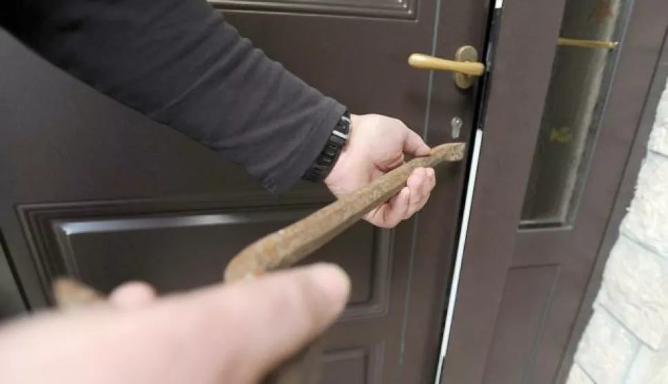 RIJEKA 03.04.2013ILUSTRACIJARAZBOJSTVO,LOPOV,KRAĐA,PROVALAFOTO RONI BRMALJ