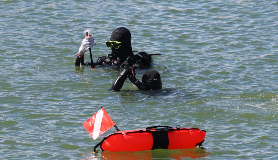 Osijek, 29.05. 2025, Bajer Jug 2. Udruga veterana 106. brigade čisti bajer.snimio GOJKO MITIĆ