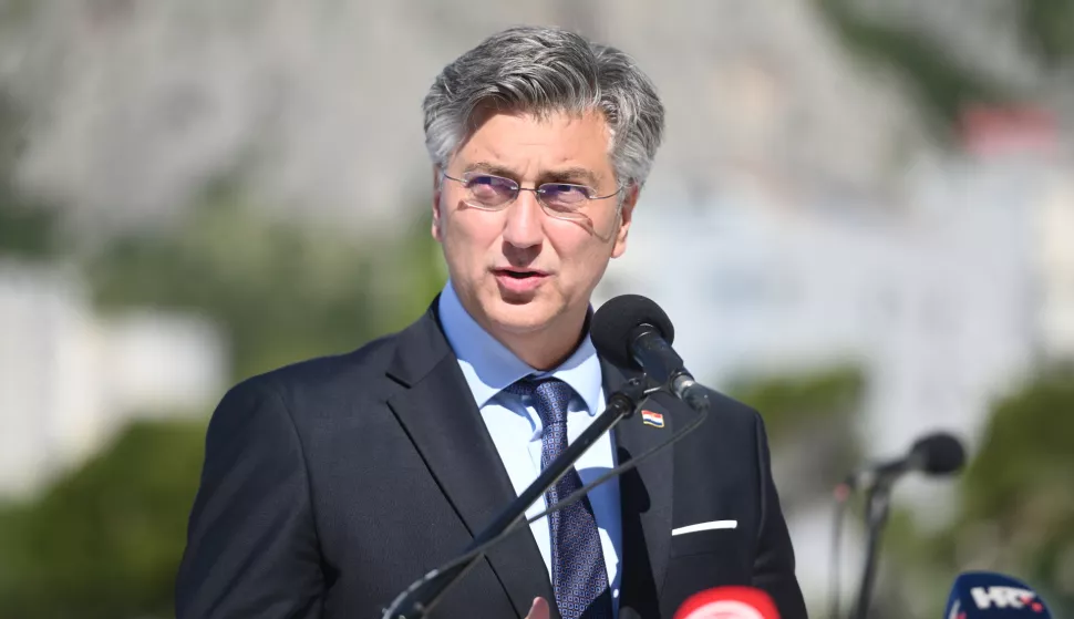 Omiš, 24.05.2025. - U nazočnosti predsjednika Vlade RH Andreja Plenkovića, splitsko-dalmatinskog župana Blaženka Bobana i ravnatelja Lučke uprave SDŽ Domagoja Maroevića, otvorit će se Luka Omiš. Foto HINA/ Mario STRMOTIĆ/ MS