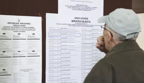 Zagreb, 18.05.2025. - U Hrvatskoj je danas otvoreno 6.600 biračkih mjesta na kojima birači odlučuju o lokalnoj vlasti za iduće četiri godine – vijećima i skupštinama općina, gradova i županija te načelnicima, gradonačelnicima i županima. Na fotografiji ilustracija, biračko mjesto u OŠ Ivana Meštrovića. foto HINA/ Lana SLIVAR DOMINIĆ/ lsd
