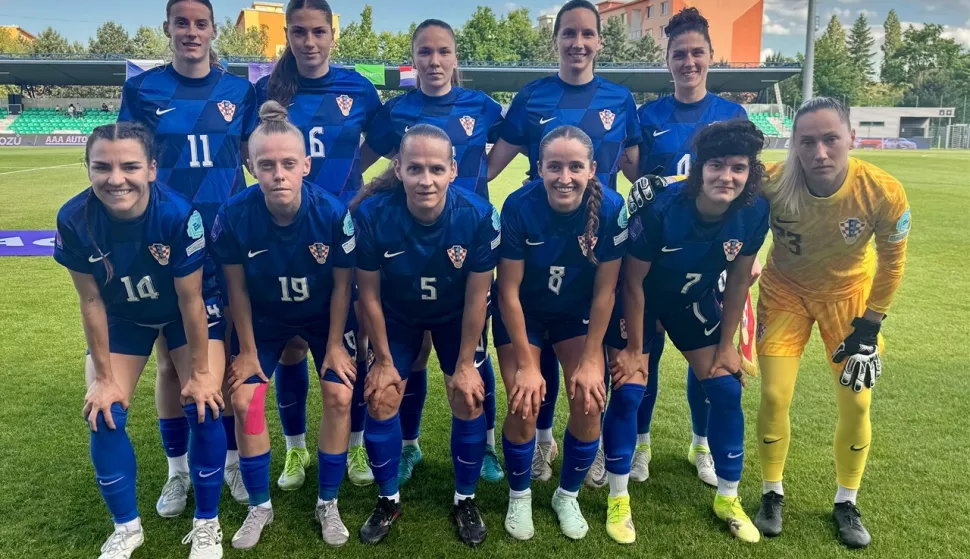 CHOMUTOV, 30. svibnja 2025. (Hina) - Hrvatska ženska nogometna reprezentacija izgubila je i petu utakmicu u ovoj sezoni B Lige nacija, a s uvjerljivih 5-0 izabranice Nenada Gračana je nadigrala reprezentacija Češke.