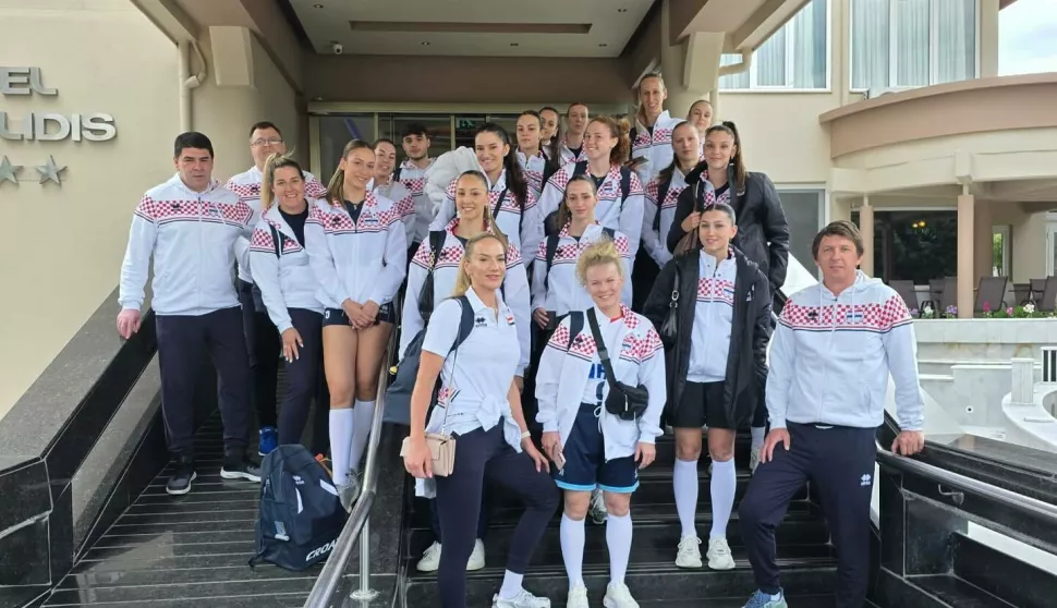 KOZANI, 30. svibnja 2025. (Hina) - Hrvatska ženska odbojka&scaron;ka reprezentacija pobijedila je na turniru u grčkom Kozaniju domaću reprezentaciju s 3-1 (23-25, 25-19, 25-23, 25-21) u svom prvom nastupu u ovogodi&scaron;njem izdanju Europske zlatne lige.