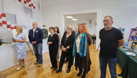 VINKOVCIUdruga veterana 5. gardijske brigade "Sokolovi" i Zajednica braniteljskih udruga Vukovarsko-srijemske županije organizirali su u novouređenom Domu hrvatskih branitelja u Vinkovcima Dane otvorenih vrata Udruge veterana "Sokolovi", a u povodu Dana Hrvatske vojske, Dana Hrvatske kopnene vojske i 34. obljetnice ustrojavanja Hrvatske vojske.svibanj 2025.