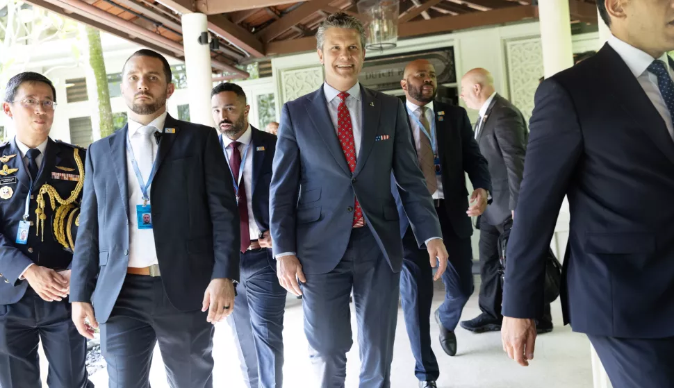 epa12144525 US Defence Secretary Pete Hegseth (C) leaves after a meeting with Thailand's Defence Minister Phumtham Wechayachai (not pictured) on the sidelines of the the International Institute for Strategic Studies (IISS) Shangri-La Dialogue Defence Summit in Singapore, 30 May 2025. Defense ministers and officials from 47 countries are gathered in the city state for the IISS Shangri-la Dialogue, an annual high level defence summit in the Asia Pacific region. EPA/HOW HWEE YOUNG