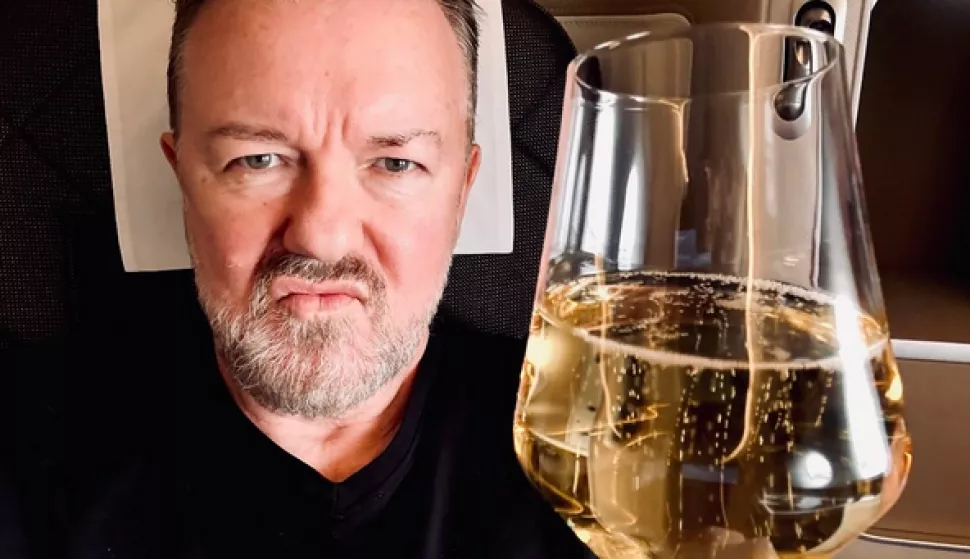Britanski glumac i komičar Ricky Gervais dobio je u petak zvijezdu na holivudskoj Stazi slavnih, prenosi BBC.