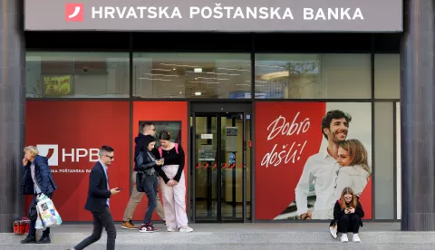 Osijek, 15. 10. 2024, Hrvatska poštanska banka,HPB, banka, bankomat, krditi, platni prommet, ilustracija.snimiio GOJKO MITIĆ