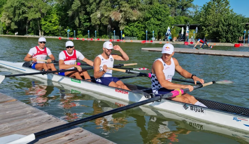 PLOVDIV, 31. svibnja 2025. (Hina) - Hrvatski četverac bez kormilara, koji čine braća Martin i Valent Sinković te Patrik i Anton Lončarić osvojio je u subotu srebrnu medalju na Europskom prvenstvu koje je u četvrtak započelo u bugarskom Plovdivu.