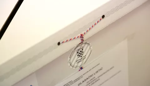 Osijek, 18. 05. 2025., Izbori, lokalni izbori, glasovanje, izbornja mjesta, kandidati, glasačka kutija; ilustracijaSNIMIO BRUNO JOBST