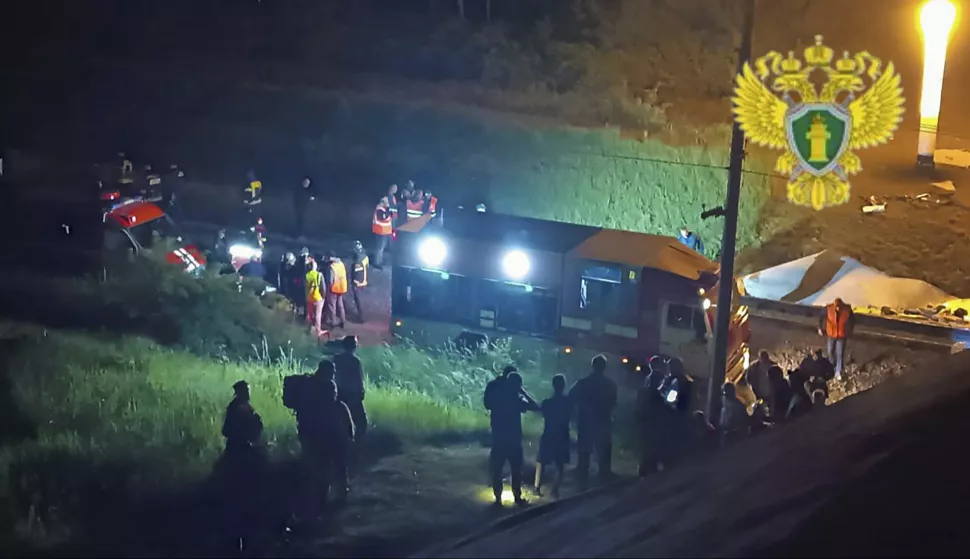 epa12148555 A handout photo made available by the Moscow Interregional Transport Prosecutor's Office shows Russian rescuers working at the site after a bridge collapsed on a passenger train in the Vygonichsky district, Bryansk region, Russia, 01 June 2025. According to Bryansk region governor, Alexander Bogomaz, at least seven people died in the incident. The total number of victims is 69 people, including three children. Three of the victims are in serious condition, including one child. 44 people have been hospitalized. EPA/MOSCOW INTERREGIONAL TRANSPORT PROSECUTOR'S OFFICE/HANDOUT HANDOUT EDITORIAL USE ONLY/NO SALES
