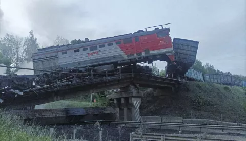 epa12148700 A handout picture made available by acting Governor of Kursk region Alexander Khinshtein via Telegram shows a damaged freight train following a railway bridge collapse in the Kursk region, Russia, 01 Jun 2025. According to Bryansk region governor, Alexander Bogomaz, at least seven people died in the incident, with dozens more wounded. EPA/ALEXANDER KHINSHTEIN /HANDOUT HANDOUT EDITORIAL USE ONLY/NO SALESHANDOUT EDITORIAL USE ONLY/NO SALES