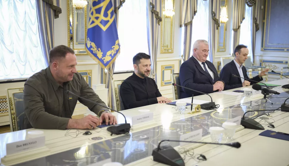 epa12145800 A handout photo made available by the Ukrainian Presidential Press Service shows Ukrainian President Volodymyr Zelensky (C) meets with US Senators Graham and Blumenthal in Kyiv, Ukraine, 30 May 2025. US Senators Graham and Blumenthal, who represent the Republican and Democratic Parties of the United States, arrived in Ukraine to meet with top Ukrainian officials amid the Russian invasion. EPA/UKRAINIAN PRESIDENTIAL PRESS SERVICE HANDOUT -- MANDATORY CREDIT: UKRAINIAN PRESIDENTIAL PRESS SERVICE -- HANDOUT EDITORIAL USE ONLY/NO SALES