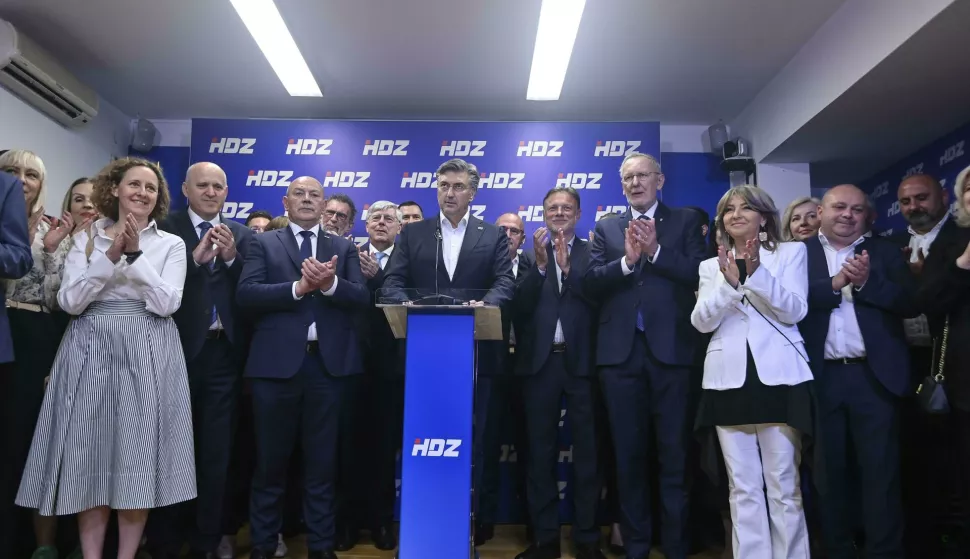 01.06.2025., Zagreb - Izjava za medije o izbornim rezultatima drugog kruga lokalnih izbora u prostorima Gradskog ogranka HDZ-a Grada Zagreba u Gundulicevoj ulici. Danijela Blazanovic, ministrica kulture i medija Nina Obuljen Korzinek, potpredsjednik Vlade i ministar prostornoga uredjenja, graditeljstva i drzavne imovine Branko Bacic, potpredsjednik Vlade i ministar branitelja Tomo Medved, ministar znanosti, obrazovanja i mladih Radovan Fuchs, Zeljko Reiner, predsjednik Vlade RH Andrej Plenkovic, ministar vanjskih i europskih poslova Gordan Grlic Radman, predsjednik Hrvatskog sabora Gordan Jandrokovic, potpredsjednik Vlade i ministar unutarnjih poslova Davor Bozinovic, Suncana Glavak i Dominik Gluhinic Photo: Igor Soban/PIXSELL