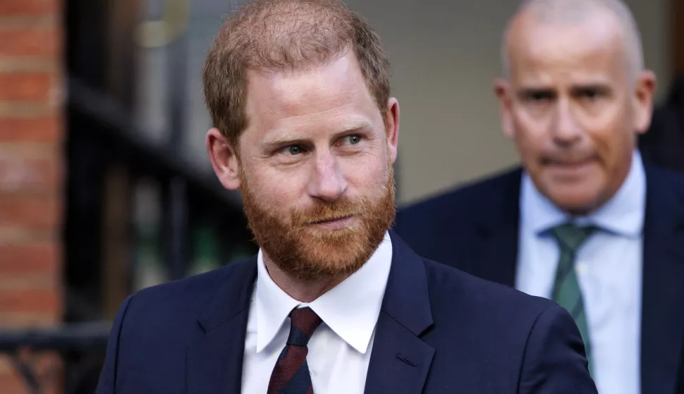 epa12021038 Britain's Prince Harry departs the High Court in London, Britain, 09 April 2025. Prince Harry is appealing against a High Court ruling that states he should not be provided the same level of protection given to other working members of the royal family. EPA/TOLGA AKMEN