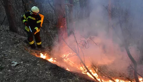 ORAHOVICA-SRPANJ 2022. - Vatrogasci mole građana da prip&scaron;aze jer lako može doći do velikih požaraSNIMIO: VLADIMIR GRGURIĆ