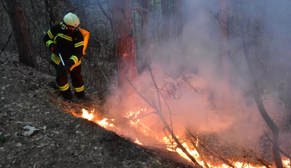 ORAHOVICA-SRPANJ 2022. - Vatrogasci mole građana da prip&scaron;aze jer lako može doći do velikih požaraSNIMIO: VLADIMIR GRGURIĆ