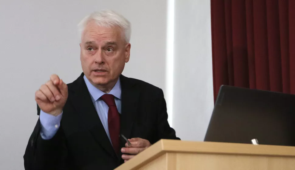 Osijek, 02. 06. 2025, FOOZOS, predavanje Ive Josipovića, Glazba i politika.snimio GOJKO MITIĆ