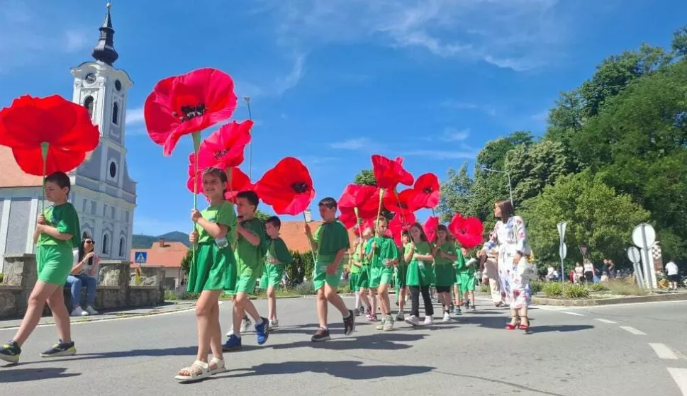 VALPOVO - Ustanova za kulturne djelatnosti "Ante Evetović Miroljub" Valpovo i Kazali&scaron;te Planet Art donose hit-komediju "Tere i Luce". Predstava će se održati u ponedjeljak, 16. lipnja, u 20 sati,1. lipnja 2025.