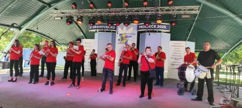 VALPOVO - Ustanova za kulturne djelatnosti "Ante Evetović Miroljub" Valpovo i Kazali&scaron;te Planet Art donose hit-komediju "Tere i Luce". Predstava će se održati u ponedjeljak, 16. lipnja, u 20 sati,1. lipnja 2025.