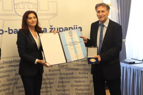 Osijek, 02. 06. 2025, Trg Ante Starčević 2. Županija, Nagrade OBŽ pojedincima i institucijama. Nataša Tramišak dodjelila priznanja. Stevo Kuric.snimio GOJKO MITIĆ