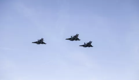 Zagreb, 30.5.2025 - Na Dan državnosti RH na Rekreacijsko sportskom centru Jarun organiziran je prigodni program, tradicionalna izložba naoružanja, borbene i neborbene tehnike i opreme postrojbi Hrvatske vojske i sastavnica sustava domovinske sigurnosti, atraktivne vježbe prikaza sposobnosti Hrvatske vojske i prelet višenamjenskih borbenih aviona Rafale. Foto Hina/ Dario GRZELJ/ dag