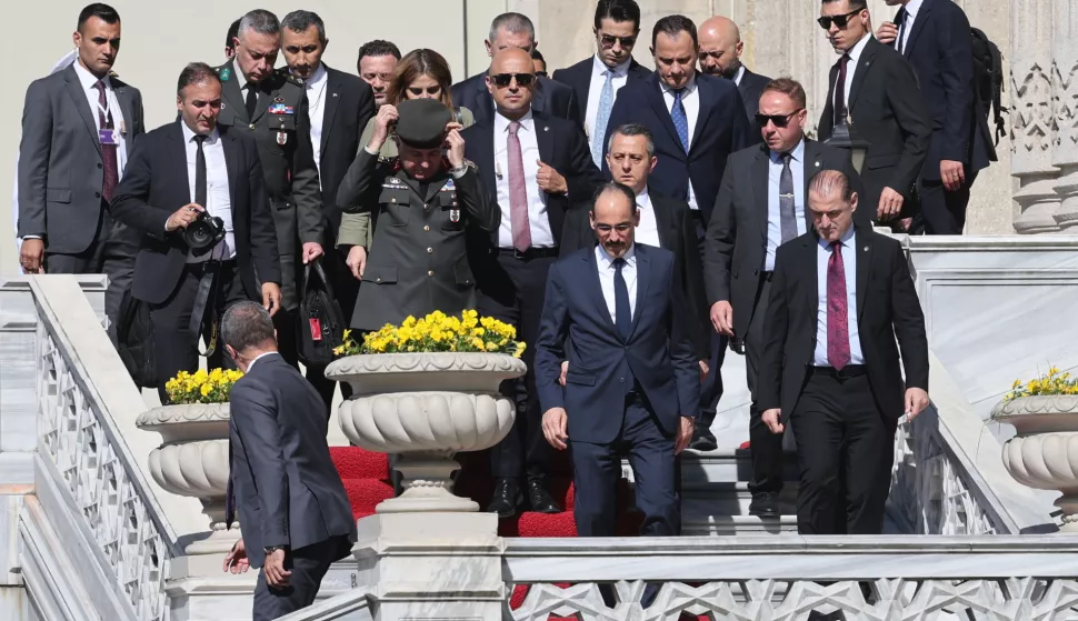epa12151111 Ibrahim Kaiın (bottom C), Director of the National Intelligence Organization of Turkey, leavs the Ciragan Palace after the second meeting between Russian and Ukranian delegations for peace talks in Istanbul, Turkey, 02 June 2025. EPA/TOLGA BOZOGLU