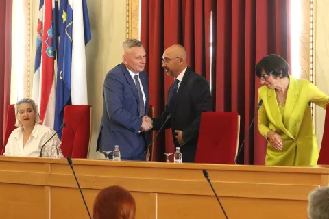 Osijek, 03. 06. 2025, Županijska 4. Konstituirajuća sjednica Gradskog vijeća. Tihomir Florijančić, Vlatko Kopić i Katarina Kruhonja.snimio GOJKO MITIĆ