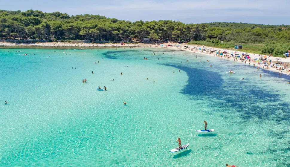 17.07.2019., Dugi Otok - Turisticka patrola Vecernjeg lista. Plaza Sakarun"nPhoto: Dino Stanin/PIXSELL