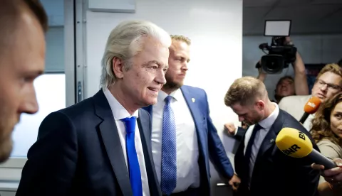 epa12151564 Geert Wilders (2-L), Dutch Party for Freedom (PVV) leader speaks to the press after coalition talks on asylum plans in the House of Representatives, in The Hague, The Netherlands, 02 June 2025. Wilders warned that his PVV party will leave the coalition unless the other parties adopt six of the 10 points in his latest plan for stricter immigration rules. EPA/ROBIN VAN LONKHUIJSEN