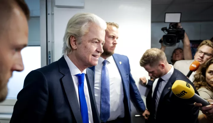 epa12151564 Geert Wilders (2-L), Dutch Party for Freedom (PVV) leader speaks to the press after coalition talks on asylum plans in the House of Representatives, in The Hague, The Netherlands, 02 June 2025. Wilders warned that his PVV party will leave the coalition unless the other parties adopt six of the 10 points in his latest plan for stricter immigration rules. EPA/ROBIN VAN LONKHUIJSEN