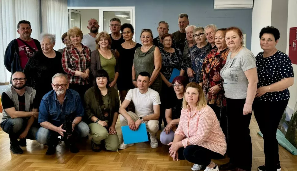 BRANJIN VRH - Belišćanski slikari, članovi Bel-arta, nedavno su sudjelovali na likovnoj koloniji u organizaciji članova Matice umirovljenika Belog Manastira. U društvenom domu Branjin Vrh 12. put okupili su se brojni slikarski entuzijasti iz Slavonije, Baranje i Vojvodine. svibanj 2025.