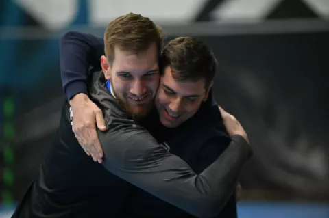 Ergović u zagrljaju s Tinom Lučinom