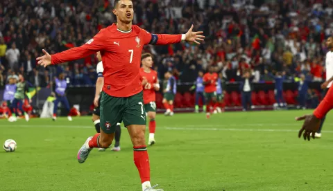 epa12156060 Cristiano Ronaldo of Portugal celebrates scoring the 1-2 goal during the UEFA Nations League semi-final soccer match between Germany and Portugal, in Munich, Germany, 04 June 2025. EPA/ANNA SZILAGYI