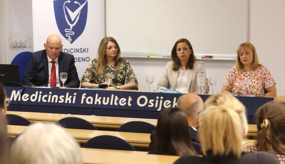 Osijek, 05. 06. 2025, Medicinski fakultet Osijek. Okrugli stol na temu borbe portiv dezinformacija o zdravlju.snimio GOJKO MITIĆ