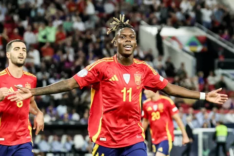 epa12158591 Spain's Nico Williams celebrates scoring the 1-0 goal during the UEFA Nations League semi-final soccer match between Spain and France, in Stuttgart, Germany, 05 June 2025. EPA/RONALD WITTEK