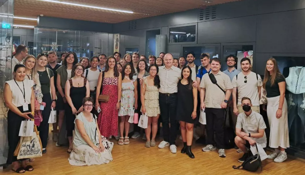 Zagreb, 7.6.2025.- Ministar demografije i useljeni?tva Ivan ?ipi? sudjelovao je u subotu na ljetnoj ?koli "Domovina", namijenjenoj mladim pripadnicima hrvatskog iseljeni?tva, te istaknuo va?nost da se te mlade ljude upozna s mogu?nostima koje Hrvatska nudi. foto HINA/ Ministarstvo demografije i useljeni?tva/ ua