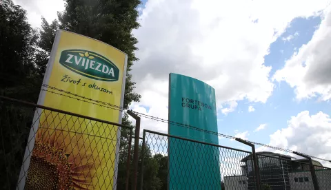 Zagreb, 29.05.2025 - Sindikat zaposlenih u poljoprivredi, prehrambenoj i duhanskoj industriji i vodoprivredi Hrvatske održali su prosvjed podrške radnicima Zvijezde i PIK Vrbovca ispred sjedišta Fortenova grupe d.d. u Zagrebu. Na fotografiji logo Zvijezda, Fortenova grupa.foto HINA/ Denis CERIĆ /dc