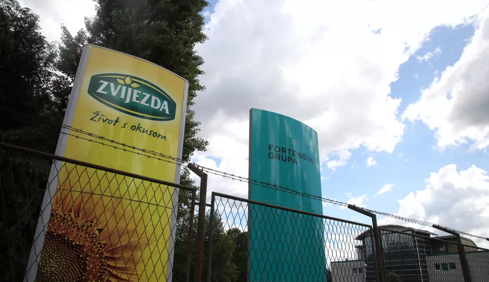 Zagreb, 29.05.2025 - Sindikat zaposlenih u poljoprivredi, prehrambenoj i duhanskoj industriji i vodoprivredi Hrvatske održali su prosvjed podrške radnicima Zvijezde i PIK Vrbovca ispred sjedišta Fortenova grupe d.d. u Zagrebu. Na fotografiji logo Zvijezda, Fortenova grupa.foto HINA/ Denis CERIĆ /dc