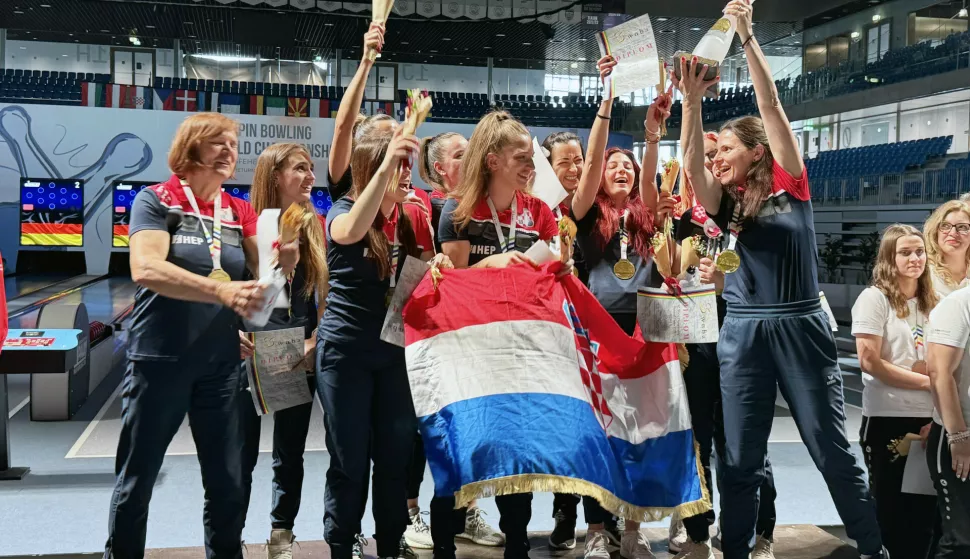 Szekesfehervar, 7.6.2025.- Hrvatska ?enska kugla?ka reprezentacija obranila je naslov svjetskih prvakinja osvojen 2023. godine, svladav?i u finalu u ma?arskom Szekesfehervaru Njema?ku s uvjerljivih 6-2 i ukupno 3642-3579 u sru?enim ?unjevima. foto HINA/ Hrvatski kugla?ki savez/ ua