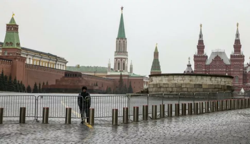 epa11240588 A Russian policeman guards the closed entrance to the Red Square, following a terrorist attack on the Crocus City hall concert venue, in Moscow, Russia, 24 March 2024. Russia started a day of national mourning for the victims of the terrorist attack in Crocus City Hall in Krasnogorsk. On 22 March, a group of gunmen attacked the Crocus City Hall in the Moscow region, Russian emergency services said. According to the latest data from the Russian Investigative Committee, 152 people died and more than 100 were hospitalized. On the morning of 23 March, the director of the Russian FSB, Alexander Bortnikov, reported to Russian President Vladimir Putin about the detention of 11 people, including all four terrorists directly involved in the terrorist attack. EPA/SERGEI ILNITSKY