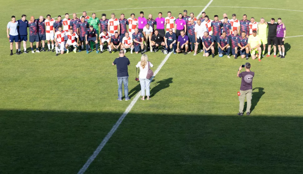 Na Sportskom rekreacijskom centru Stanko Vlainić–Dida u Slavonskom Brodu svečano je otvoreno novo nogometno igralište, izgrađeno uz potporu Hrvatskog nogometnog saveza (HNS).