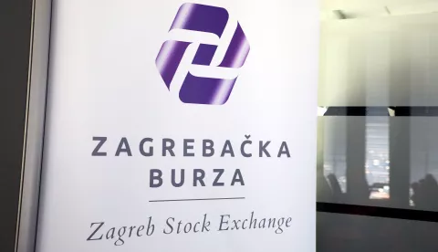 Zagreb, 07.12.2018. - Zagrebačka burza jedina je hrvatska burza vrijednosnih papira te je jedna od značajnijih burzi vrijednosnih papira u Jugoistočnoj Europi. Smjetena je u neboderu Eurotower, u Lučićevoj ulici. foto HINA/ Lana SLIVAR DOMINIĆ/ lsd